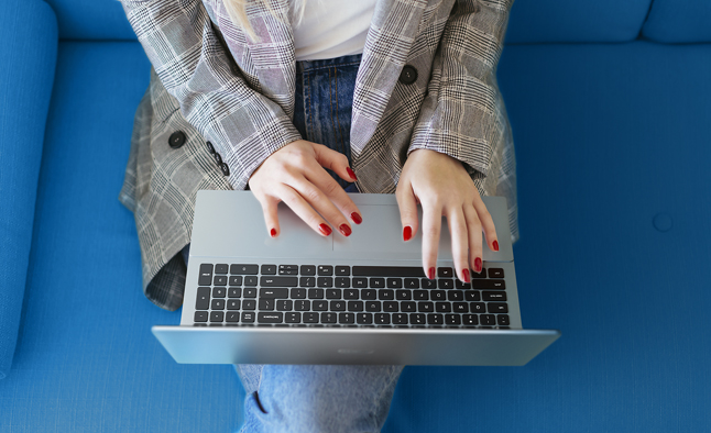 Laptop Dell Vostro 5620 i7 1260P - Intel Iris Xe